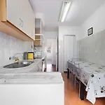 Διαμέρισμα Cozy And Vintage *